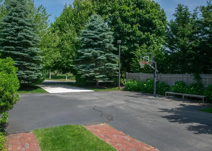 Gorgeous Traditional Home Modern Amenities Downtown Harwichport